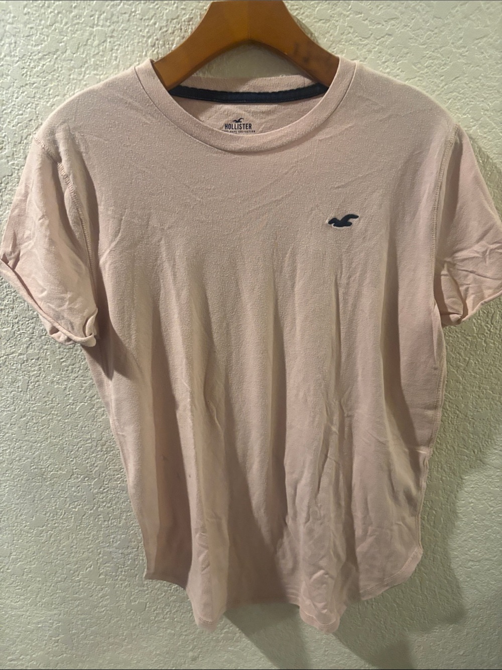 Hollister Men's Short Sleeve Crew Tee in Pale Pink with Navy Logo